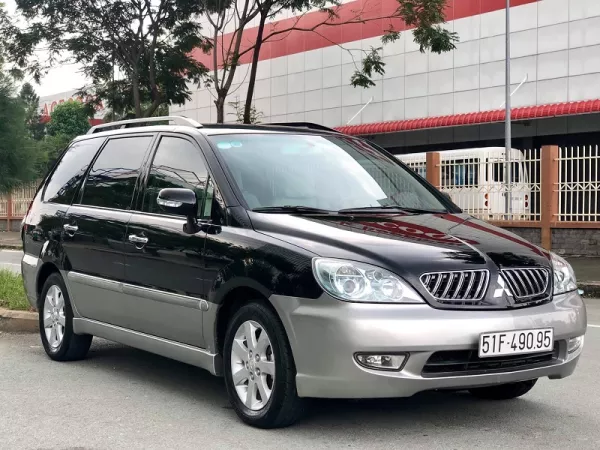 Dịch vụ thay kính chắn gió xe Mitsubishi Savrin tận nơi